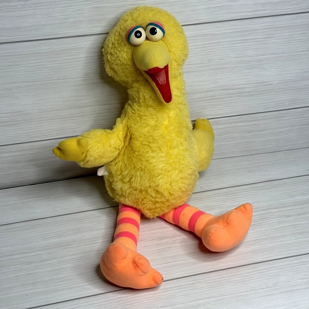 Vintage Sesame Street Big Bird Plush Pull String Talking Toy Yellow 18" Retro